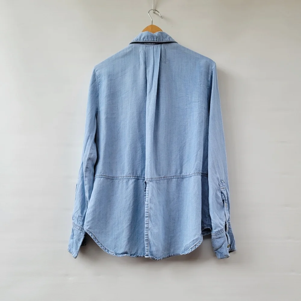 Bella Dahl Chambray Blouse Size Medium Blue Split Back Roll Tab Sleeves Coastal - Picture 11 of 16